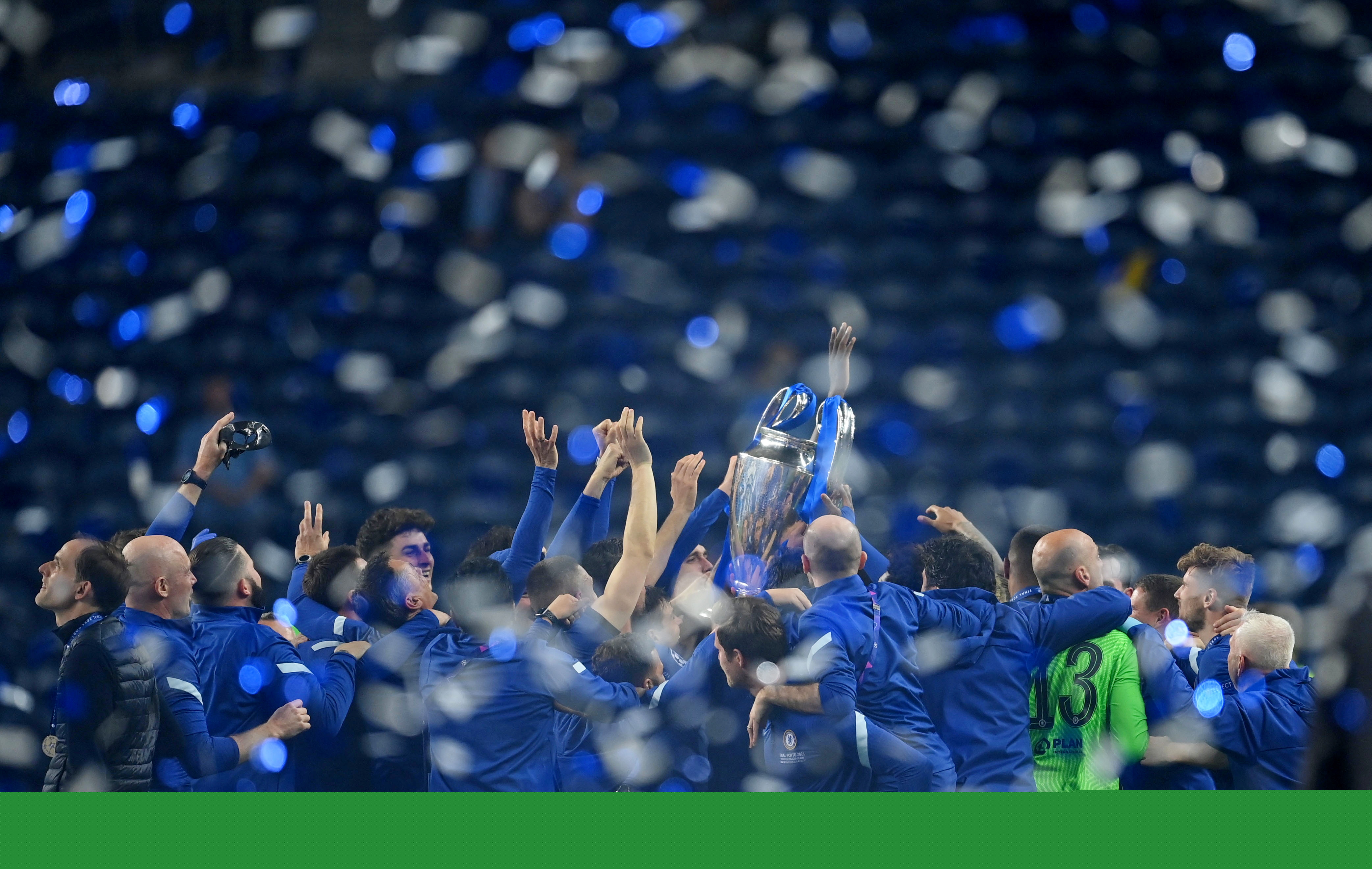 球队赛后合练照片曝光，专注备战